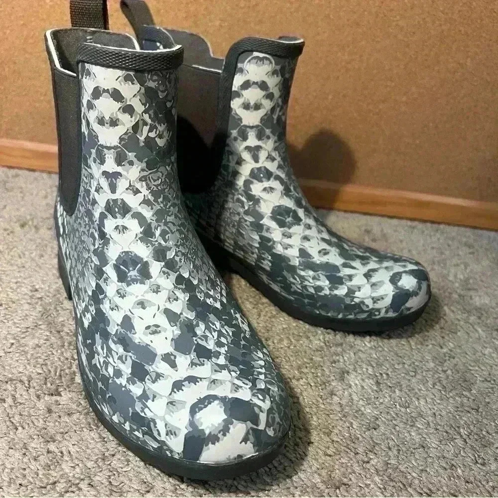 Chooka Women's Snake Print Eastlake Rain Boots Size 6 Gray Booties - Picture 2 of 9